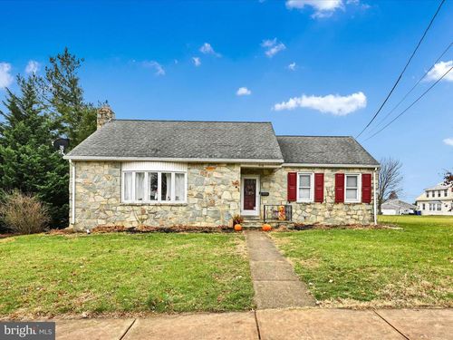 316 S Railroad Avenue, NEW HOLLAND, PA, 17557 | Card Image