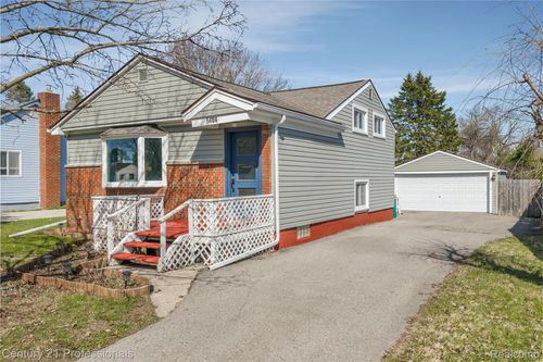 5404 Drayton Rd, Clarkston, MI, 48346-3712 | Card Image