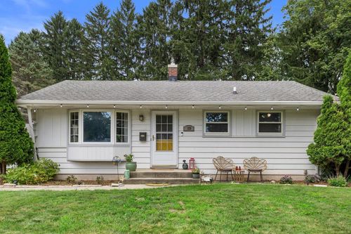 129 N Highland Avenue, Thiensville, WI, 53092 | Card Image