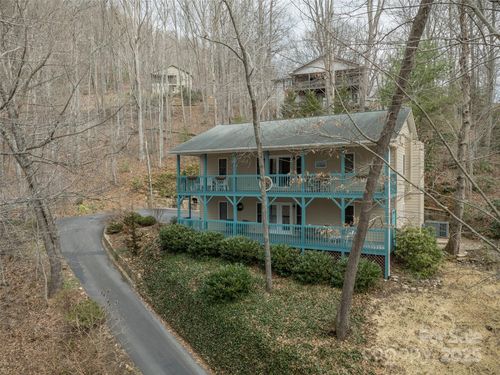 374 Sleepy Hollow Dr, Waynesville, NC, 28785-5912 | Card Image
