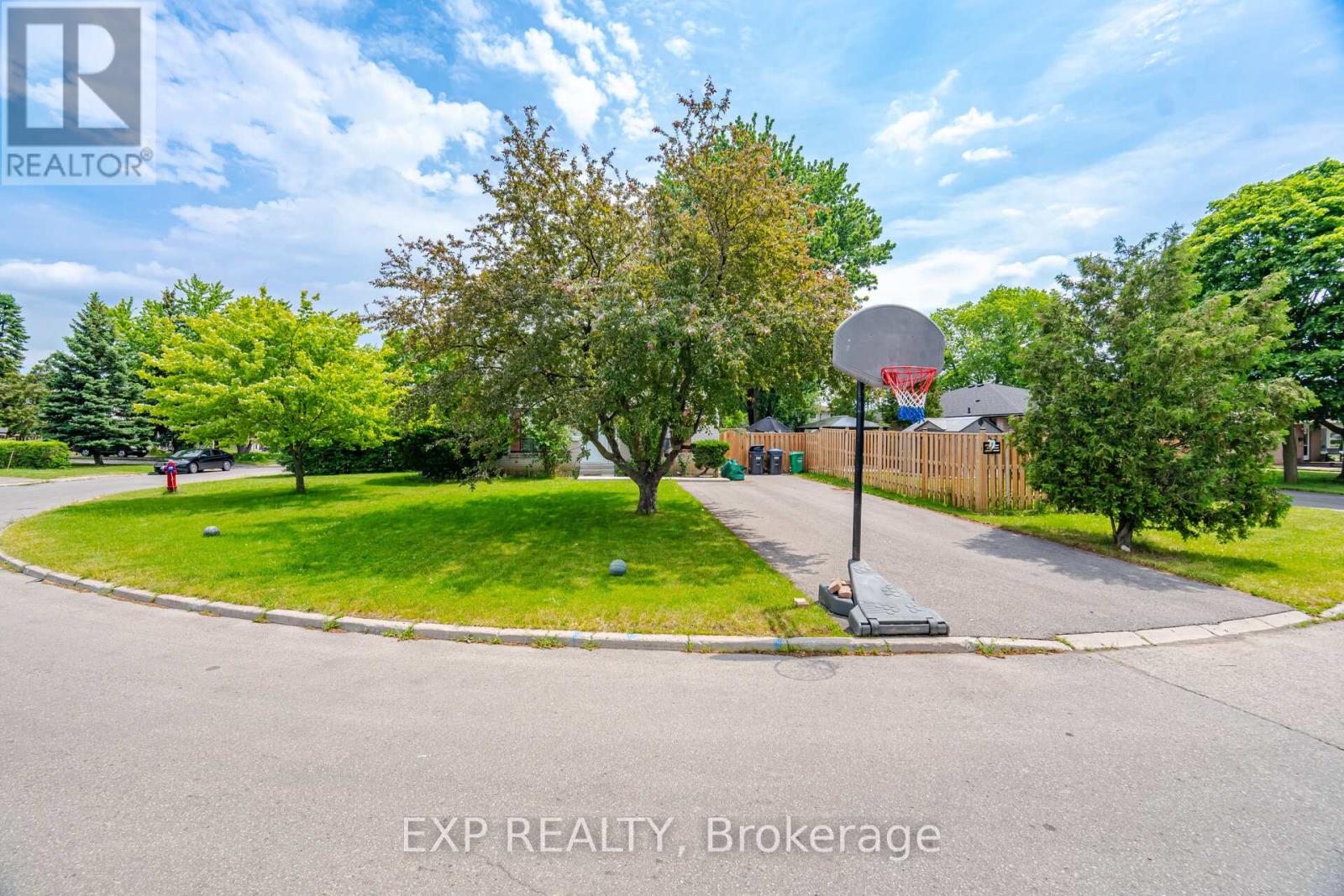 Residential in Brampton (Southgate) 2
