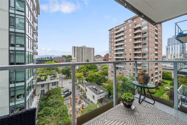 601 - 989 Johnson St, Condo with 2 bedrooms, 2 bathrooms and 1 parking in Victoria BC | Image 11