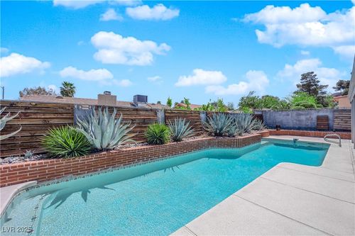 148 Triberg Ct, Henderson, NV, 89074-2498 | Card Image