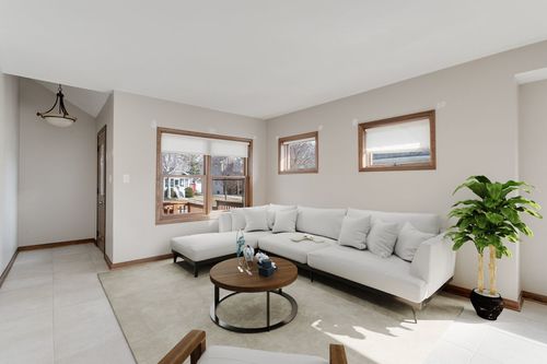 140 N Elroy Ave, Bartlett, IL, 60103-4114 | Card Image