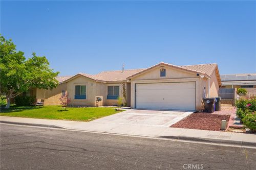 15213 Moonglow Ln, Victorville, CA, 92394-7360 | Card Image