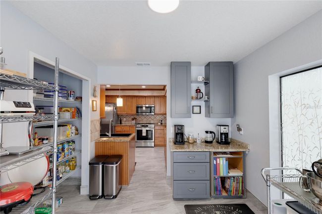 Eat In Kitchen/Butler Pantry | Image 18
