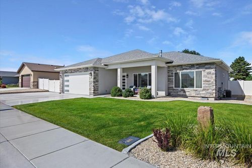 1436 Jump St, Twin Falls, ID, 83301-7795 | Card Image