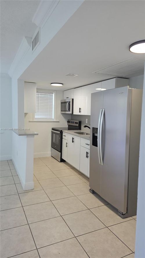 38-3901 Sw 112th Ave, Miami, FL, 33165-4452 | Card Image