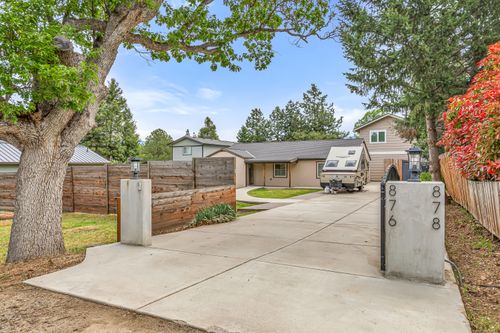 878-876 Clay St, Ashland, OR, 97520-1421 | Card Image