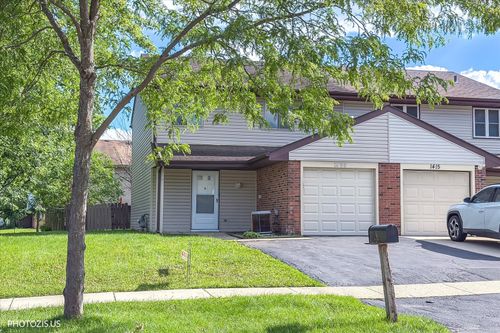 1405 Merrimac Ln N, Hanover Park, IL, 60133-6211 | Card Image