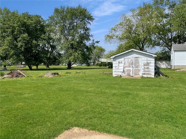 6 S Oakland Rd, House other with 2 bedrooms, 2 bathrooms and null parking in Ashmore IL | Image 7