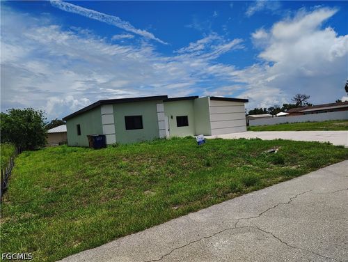 423 Canyon Dr S, Lehigh Acres, FL, 33936-7226 | Card Image