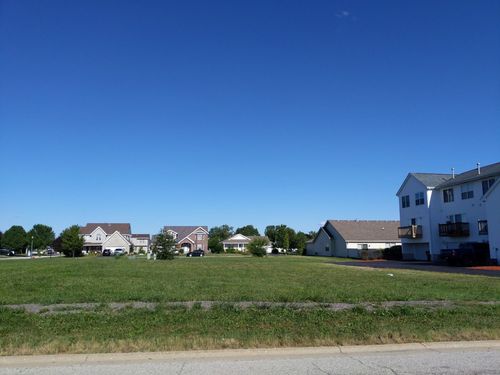 1447 Fox Hound Trl, Beecher, IL, 60401-5107 | Card Image