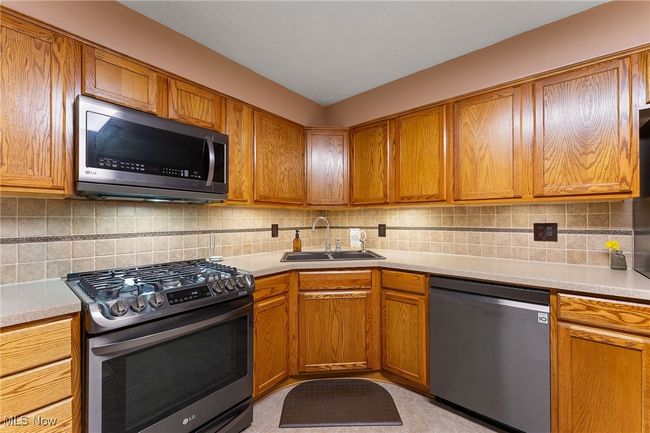 26 Deeringwood Dr, House other with 4 bedrooms, 3 bathrooms and null parking in New Middletown OH | Image 8