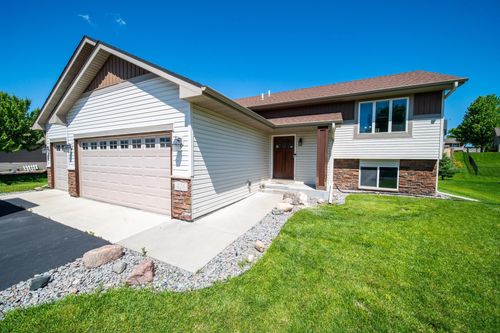 426 Creek Ave, Delano, MN, 55328-4570 | Card Image