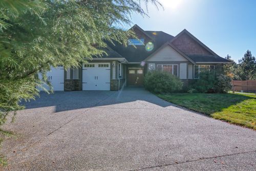 5005 Bay Rd, Sechelt, BC, V7Z0E9 | Card Image