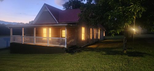 126 W End Ave, Centerville, TN, 37033-1325 | Card Image