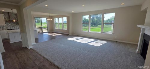 55590 Laurel Oaks Ln, Utica, MI, 48315-6710 | Card Image