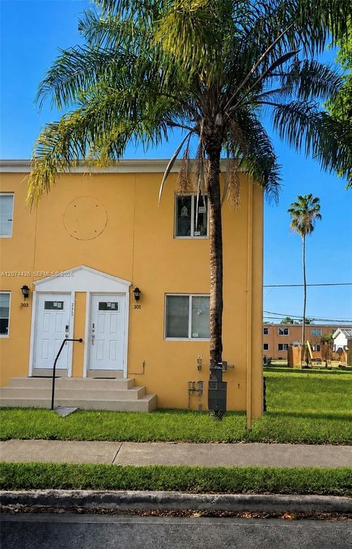 301-301 Nw 84th Street, Miami, FL, 33150 | Card Image
