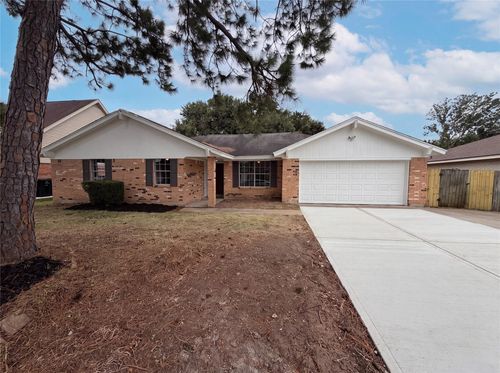 912 S 23rd St, Nederland, TX, 77627-5408 | Card Image