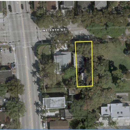22 Ne 59th St, Miami, FL, 33137-2004 | Card Image