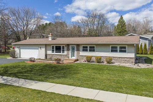 835 12th St, BARABOO, WI, 53913-1522 | Card Image