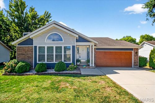 128 Oak Valley Dr, Saint Peters, MO, 63376-1849 | Card Image