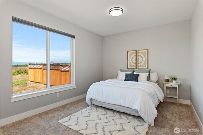 Downstairs bedroom | Image 30