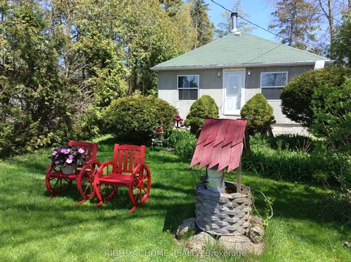 2323 Lakeshore Dr, Brechin, ON, L0K1B0 | Card Image