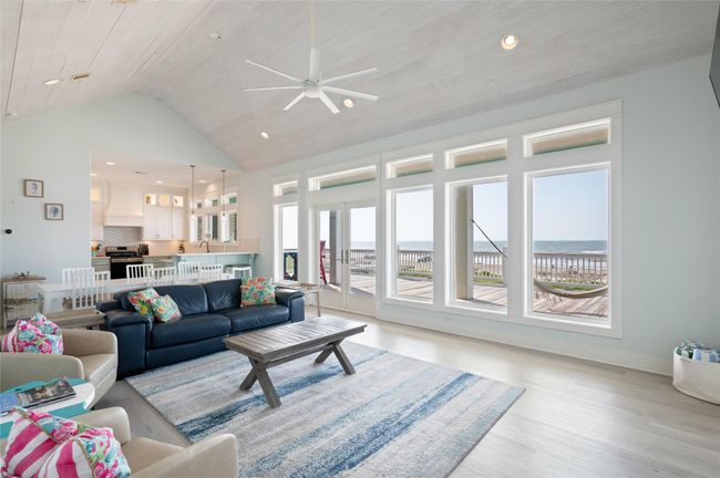 852 Lazy Ln, House other with 4 bedrooms, 3 bathrooms and 1 parking in Crystal Beach TX | Image 8