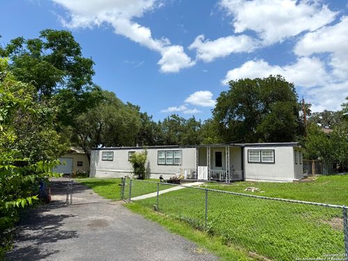 11943 Manzanita, San Antonio, TX, 78245-3327 | Card Image