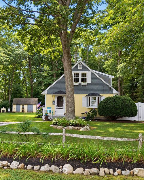 95 Winslow Rd, North Falmouth, MA, 02556-2825 | Card Image