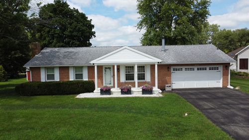 204 Kellerhal Dr, Cissna Park, IL, 60924-8712 | Card Image