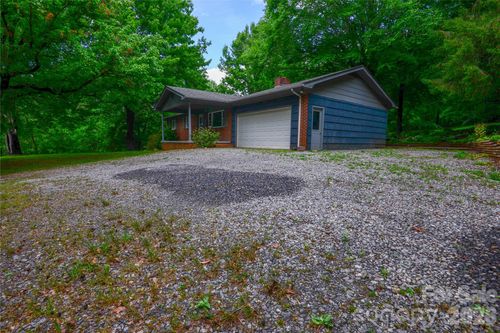 24 Sarabec Hill Rd, Black Mountain, NC, 28711-2669 | Card Image