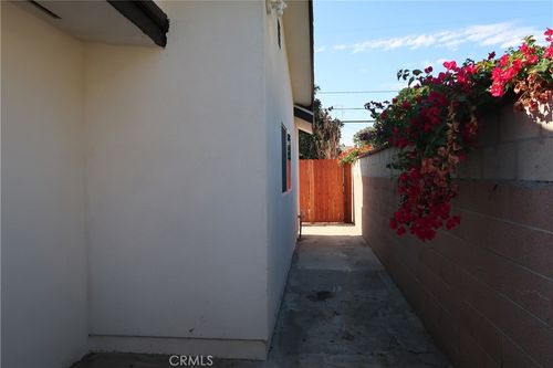 9210 Lochinvar Dr, Pico Rivera, CA, 90660-3823 | Card Image