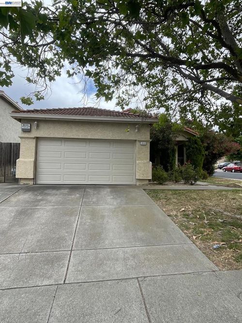 2212 Southwood Dr, Pittsburg, CA, 94565-4274 | Card Image