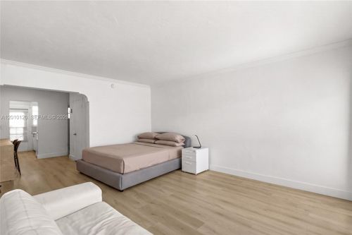 111-717 Espanola Way, Miami Beach, FL, 33139-8076 | Card Image