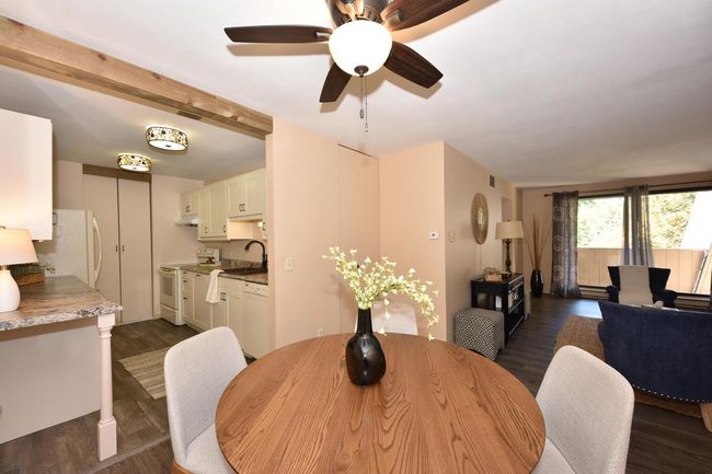 234 - 425 W Willow Court, Condo with 2 bedrooms, 2 bathrooms and null parking in FOX POINT WI | Image 7