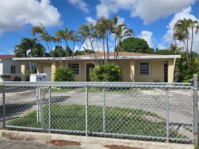 961 E 32nd St, House other with 4 bedrooms, 3 bathrooms and null parking in Hialeah FL | Image 3