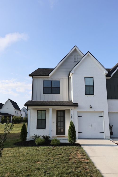 3045 Inman Dr, Thompsons Station, TN, 37179-4108 | Card Image