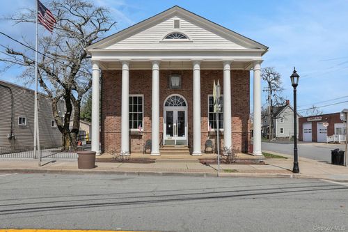 62 Main St, Pine Bush, NY, 12566-6436 | Card Image
