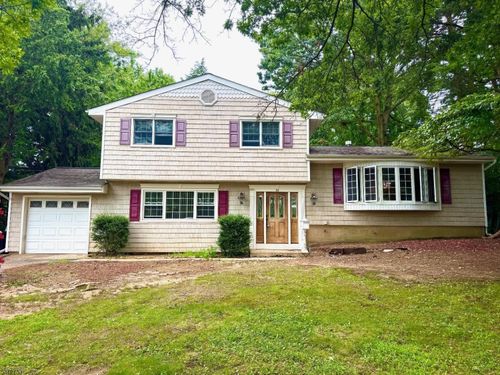 52 Ryders Ln, East Brunswick, NJ, 08816-1327 | Card Image