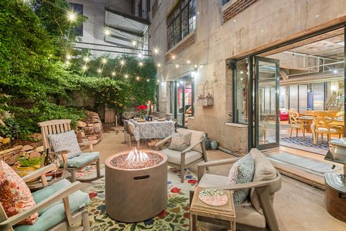 unit-1b-2000 Little Raven St, Denver, CO, 80202-6104 | Card Image