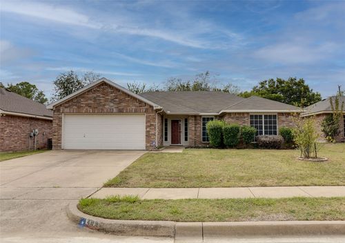 409 Oxford St, Burleson, TX, 76028-3529 | Card Image