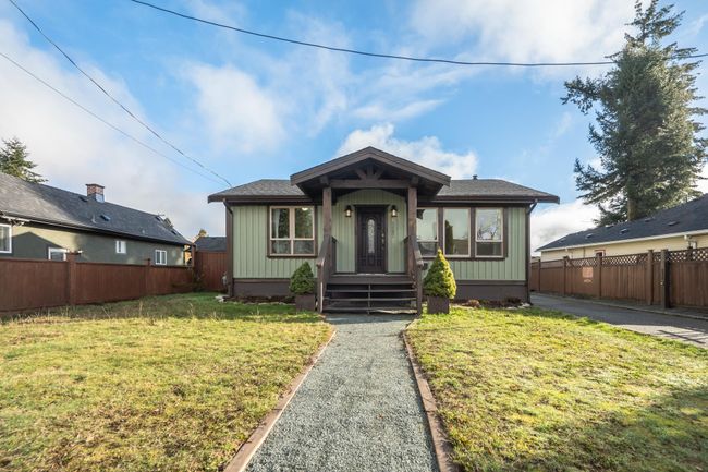 7582 Dunsmuir Street, House other with 3 bedrooms, 1 bathrooms and 4 parking in Mission BC | Image 1