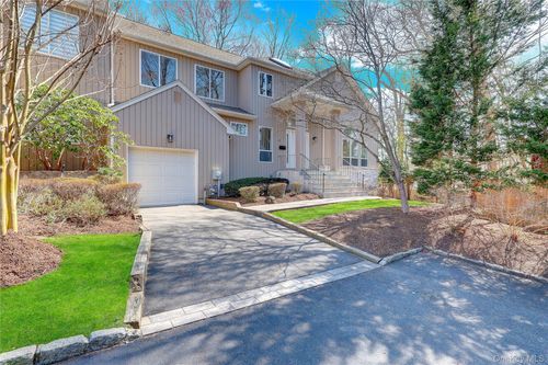 26 Stone Gate Ct, Smithtown, NY, 11787-1567 | Card Image