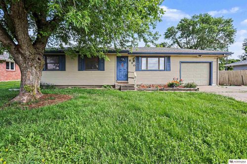 620 Pine St, Ceresco, NE, 68017-4185 | Card Image