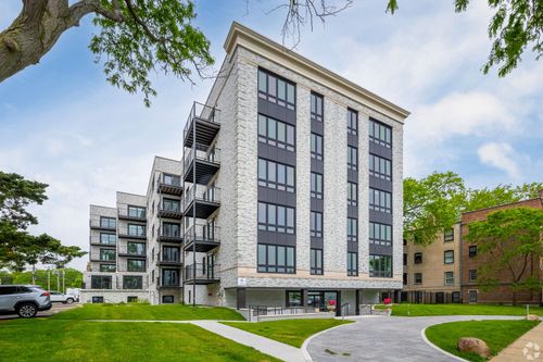 apt-203-550 Sheridan Sq, Evanston, IL, 60202-6602 | Card Image