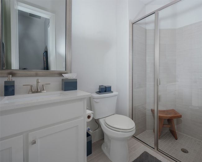 1st floor bath | Image 25