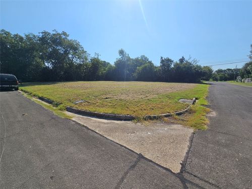 945 Holt Ave, Waco, TX, 76706-3222 | Card Image